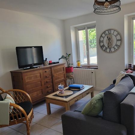 Appartement Avec Terrasse Gaillon Exterior photo