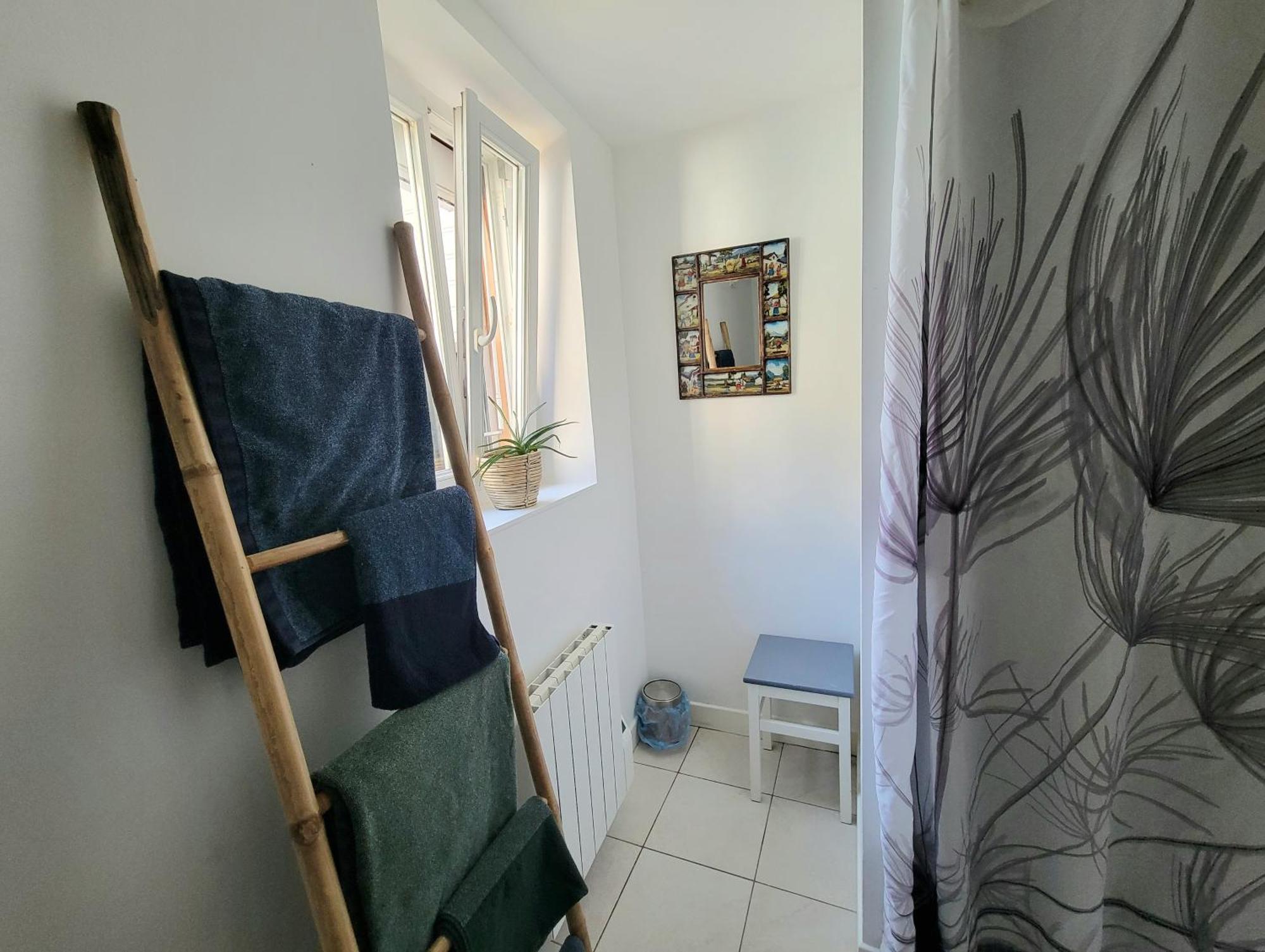 Appartement Avec Terrasse Gaillon Exterior photo